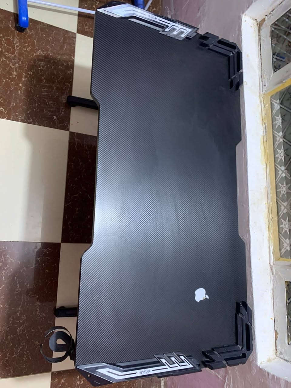 ميز Gaming كلش نضيف للبيع
سعره 90 الف وبي مجال للشراي
مكاني ناصريه 
***********
