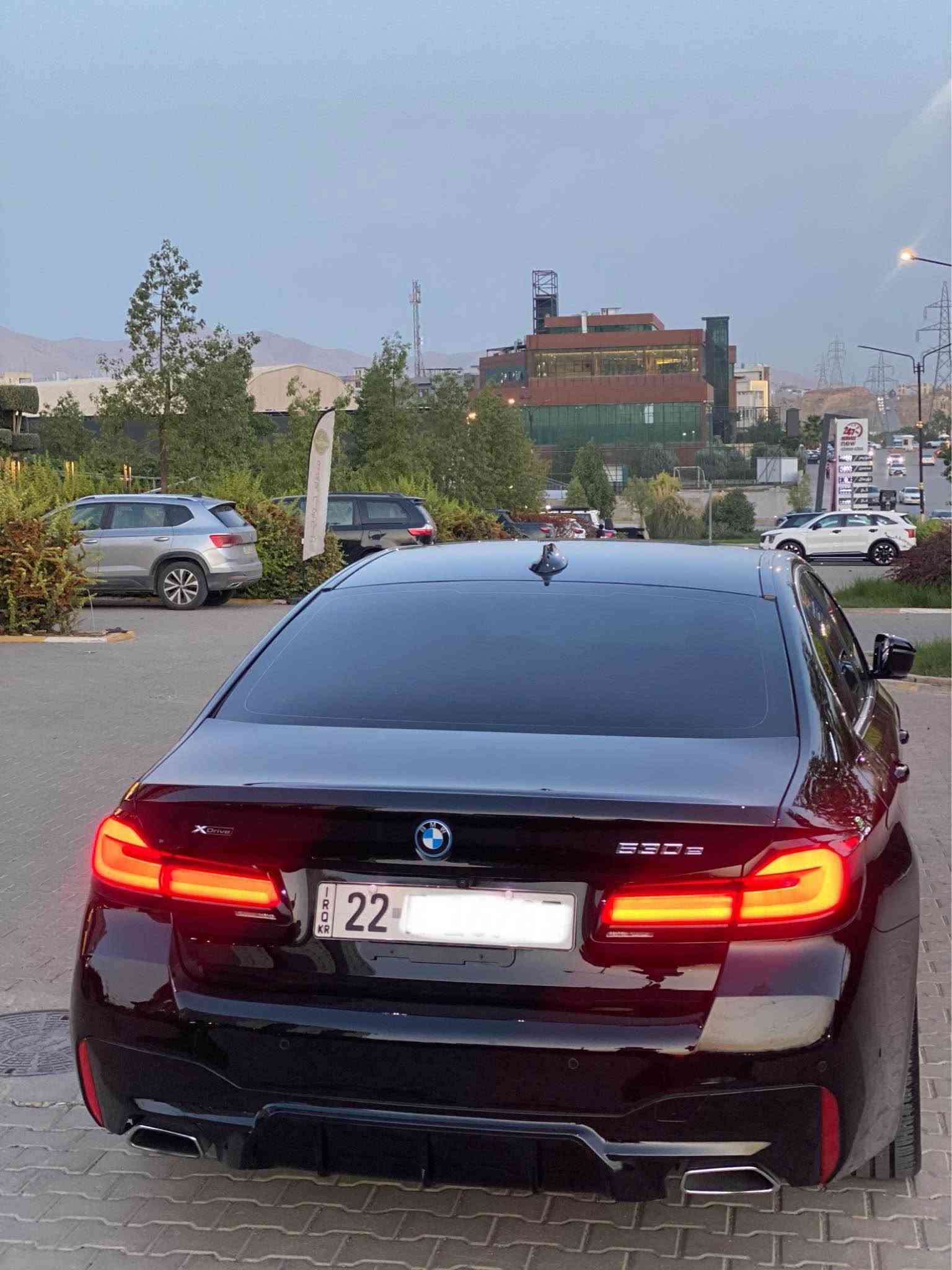 بي ام ٥٣٠e • ٢٠٢٣ • ٤٩٠٠٠ ميل