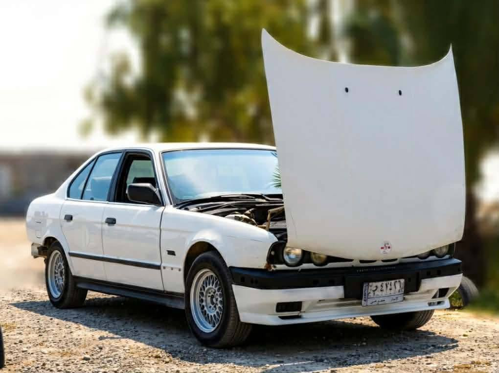 سلام عليكم 
بي ام دبليو 
موديل 91
كير عادي جديد 
محرك مسكر جديد 
سياره بلاديه بدون صبق
رقم أنبار ألماني 
تحويل ثاني يوم 
ومكاني صلاح الدين 
والسعر 28وبيه مجال قليل 
وهاذا رقمي للتواصل 
***********
