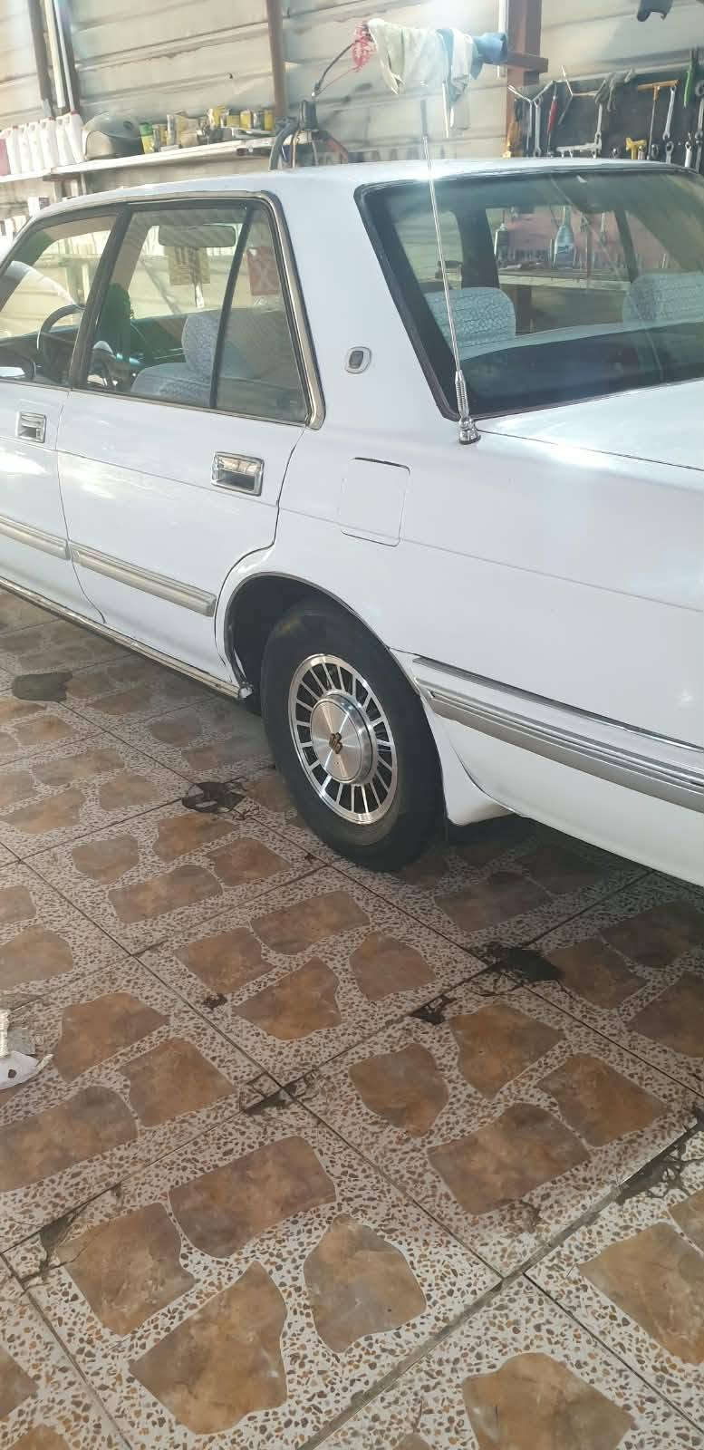 سلام عليكم سيدان للبيع موديل ٩٠ مكينه وكير حداديه تخم تاير مكينه ثنين ونص تبريد شغال رقم بغداد نكليزي بأسمي السعر ٦٧ وبيها مجال قليل مكان السياره ناصريه مركز الاتصال على الرقم ***********
