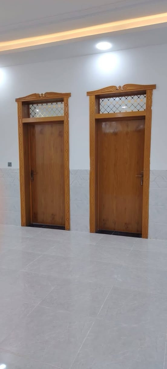 🏡 دار للبيع – حي ميسان | قرب سكلة الكرعاوي
📐 المساحة: 185 متر
📍 الموقع: حي ميسان – قرب سكلة الكرعاوي
📄 الطابو: زراعي – سند 25
🏠 مواصفات الدار:
🛏️ غرفتين نوم
🛋️ استقبال وصالة
🍳 مطبخ
🧱 بناء جديد من الطابوق الجمهوري
🏗️ أساس وسقف صب كونكريت
🚿 حمامات
🌿 حوش
✨ دار بناء جديد، متينة وجاهزة للسكن، وموقعها ممتاز وقريب من الخدمات.
💰 السعر: [اكتب السعر]
📞 للاستفسار: ***********
#دار_للبيع #بيت_للبيع #حي_ميسان #سكلة_الكرعاوي #عقارات_النجف #النجف
