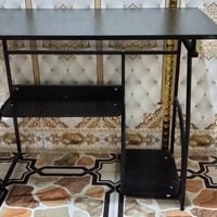 طاوله دراسيه • خشب • البصره الحيانيه