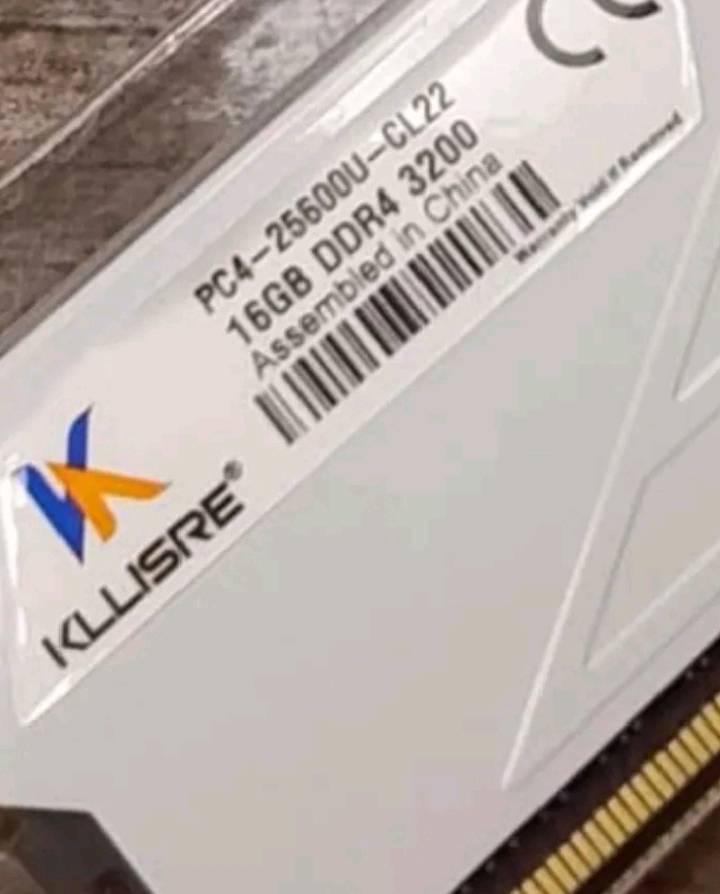 رام 16GB DDR4 3200 CL22 KILLISRE
أشتريته جديد قبل فترة أقل من أسبوعين وطلع ميفيدني لأني أحتاج 8×2
الرام شغال 100% والي يريد اصورله فيديو وهو يشتغل يراسلني . سعره 85 ألف مابي مجال
توصيل داخل بغداد 5
محافظات 10
الرام هاي قطعة وحدة 16GB لو أكو أكثر من قطعة متوفرة؟: 
قطعة وحدة
تريد تضيف شغلة عن التوافق: هي للكمبيوتر المكتبي DDR4 مو للّابتوب، أو تذكر نوع اللوحة/المعالج اللي مجربتها عليه؟: 
كمبيوتر مكتبي PC
