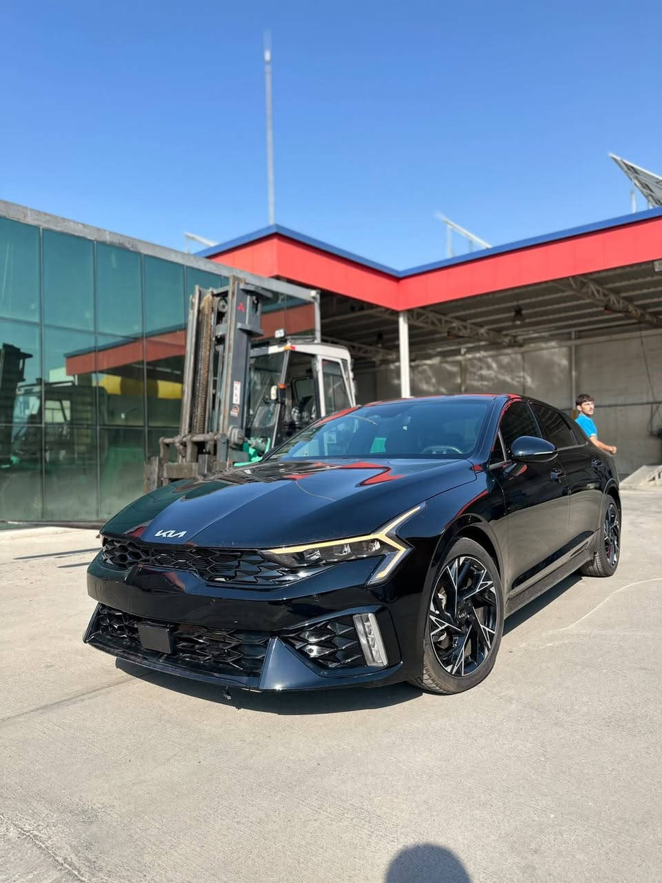 🔥 كيا K5 موديل 2025 للبيع 🔥
🚘 المحرك: 2.5 لتر GDI
💪 4 سلندر – 194 حصان
⚙️ قير أوتوماتيك 8 سرعات
✨ فل كامل
🎨 بدون صبغ
🛋️ جلد + مقاعد كهربائية
❄️ تسخين المقاعد
🌌 فتحة سقف بانوراما
📱 شاشة 12.3 إنش + Apple CarPlay
🔋 شحن لاسلكي
🎯 حساسات أمامية وخلفية
🛡️ أنظمة أمان ومساعدة للسائق
💡 إضاءة LED
🛞 جنوط 18 إنش
🔑 دخول وتشغيل ذكي

💰 السعر: 195 بيه مجال 

📌 سيارة نظيفة وفل كامل، جاهزة للفحص والمعاينة.
اتصال ***********
واتساب  ***********
ملاحظه جميع انواع السيارات متوفر حسب الطلب
