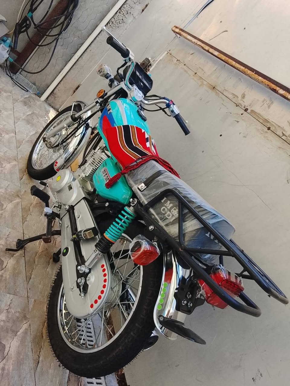 السلام عليكم دراجه نامه طبق او اصل الشلامجه 3 احرف موديل 2027 🔥 لون الفستقي المميز 💚 للبيع اوراق وكيل كاملات 7 اوراق . الدراجه كفاله عامه ونضيفه حيل ونصبتها تخبل وعلى وضع الوكالهه نقصها جناي مرتب💯 صارلها شهر من طالعه من الوكيل عنواني بابل المركز📍والشراي بخدمته للاستفسار ***********
