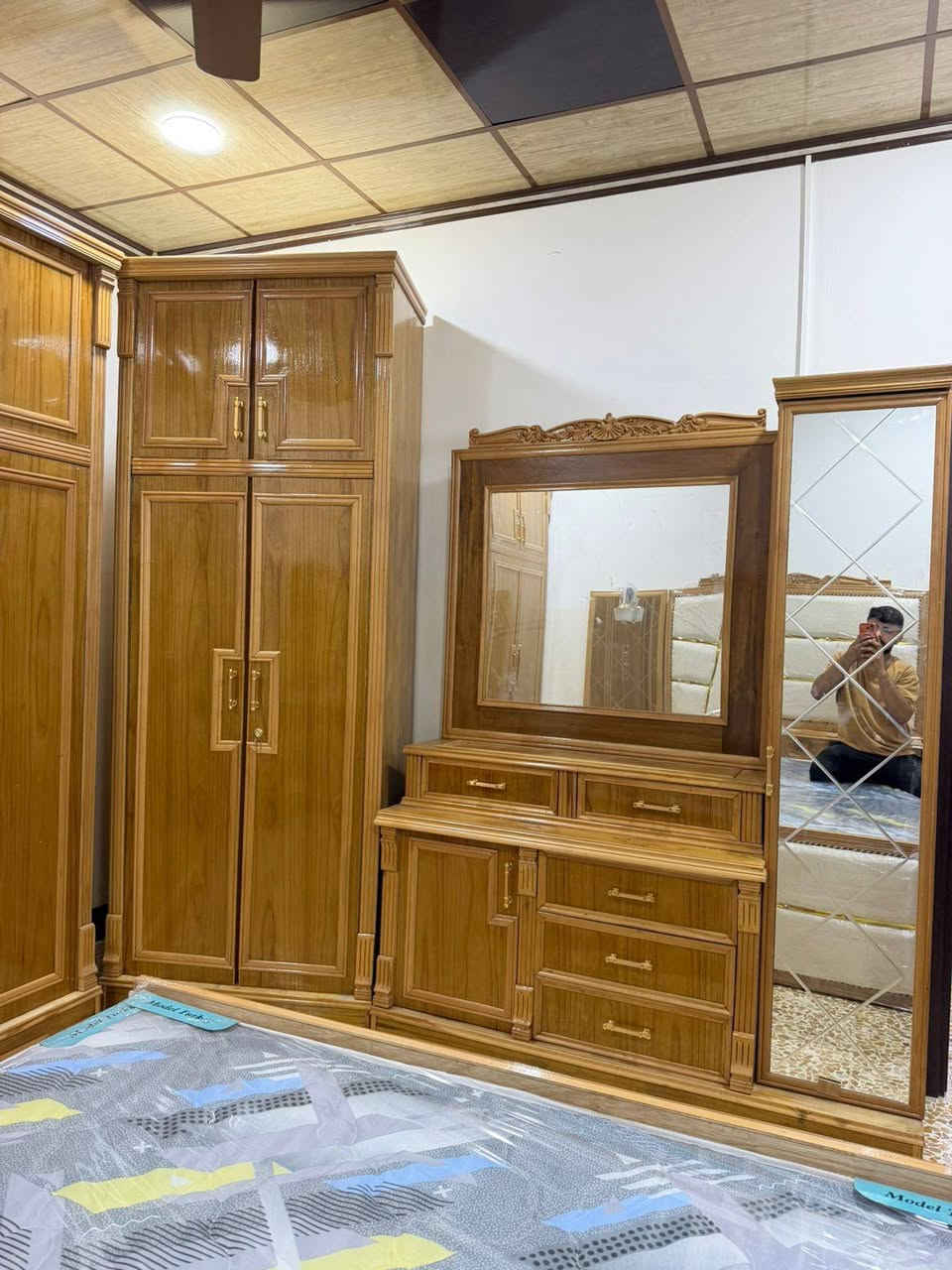 للبيع • بالتقسيط • غرفة نوم