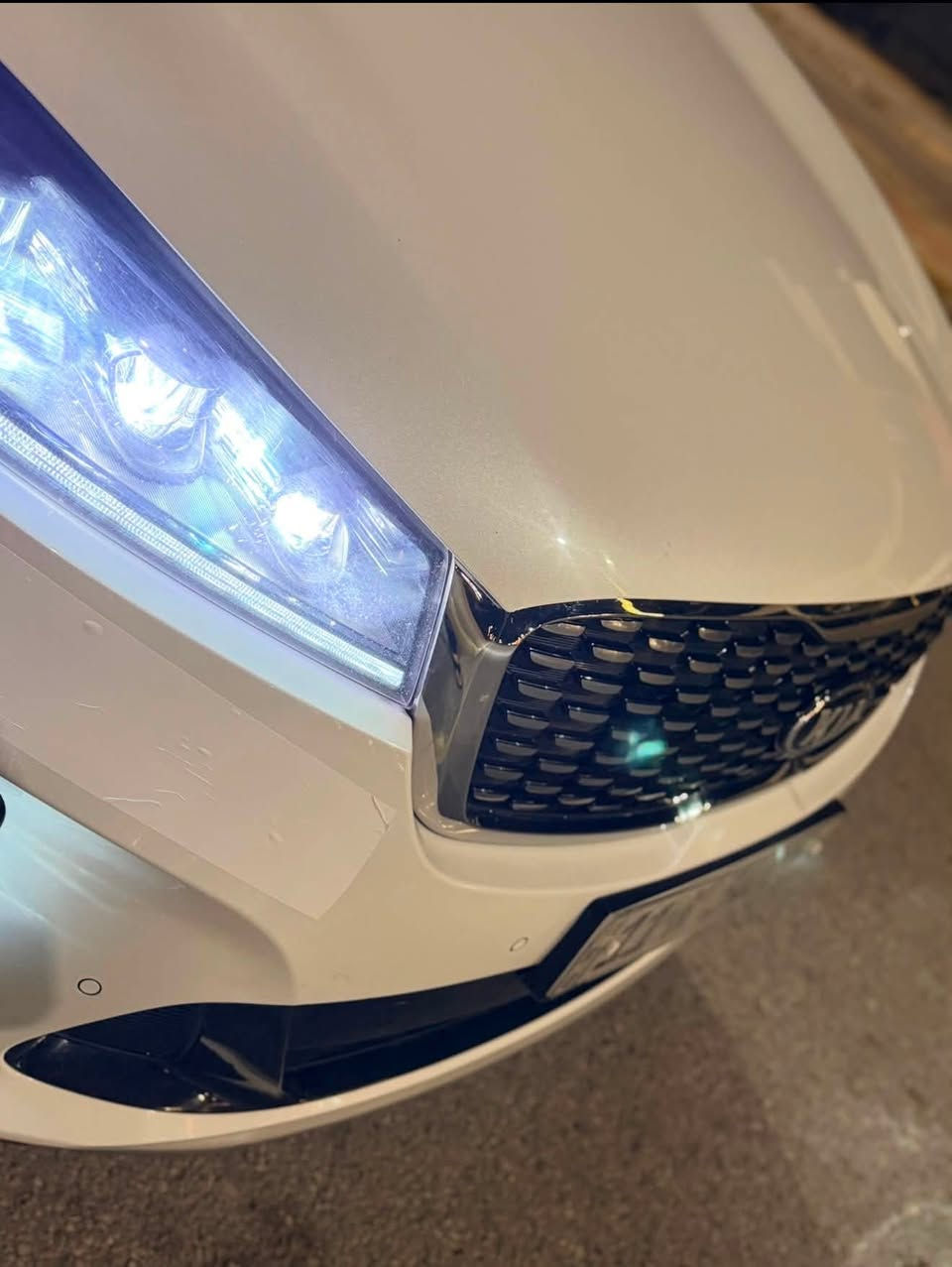 🚘 سورنتو 2018 — شكل 2020
🔹 خليجي 1/1 — فول مواصفات
🔹 محرك V6 سلندر
🔹 ماشية 68 ألف كم حقيقي وقابلة للزيادة
🔹 السيارة مأخوذة من الزيرو وعلى وضع الشركة
🔹 مكفولة كفالة عامة من كلشي
🔹 بونراما + بصمة تشغيل
🔹 كشنات كهرباء 2
🔹 كشنات جلد لونين + خط برتقالي، وبعدهن بالجيس
🔹 صندوق كهرباء ⚡️
🔹 حساسات + كاميرا خلفية
🔹 تحكمات ستيرن
🔹 ويل كروم
🔹 هندبريك بالرجل
🔹 فول مواصفات السورنتو المعروفة

🛠️ السيارة حيل جديدة وعلى وضع الشركة

* ما داخلة صيانة أبد
* ما مفتوح بيها حتى برغي
* كير ومحرك وكشر كفالة
* لا بارد ولا صبغ
* تخم تايرات جديدة، متبدلة قبل كم يوم ولأول مرة
سياره بعدها بلزكات شركه 
📄 رقم بغداد دولي جديد
هزة وسنوية جدد
تحويل مباشر

💰 السعر: 237
وبيها مجال بسيط للشراي

📍 العنوان: الرمادي

📞 للاستفسار: ‭***********‬
