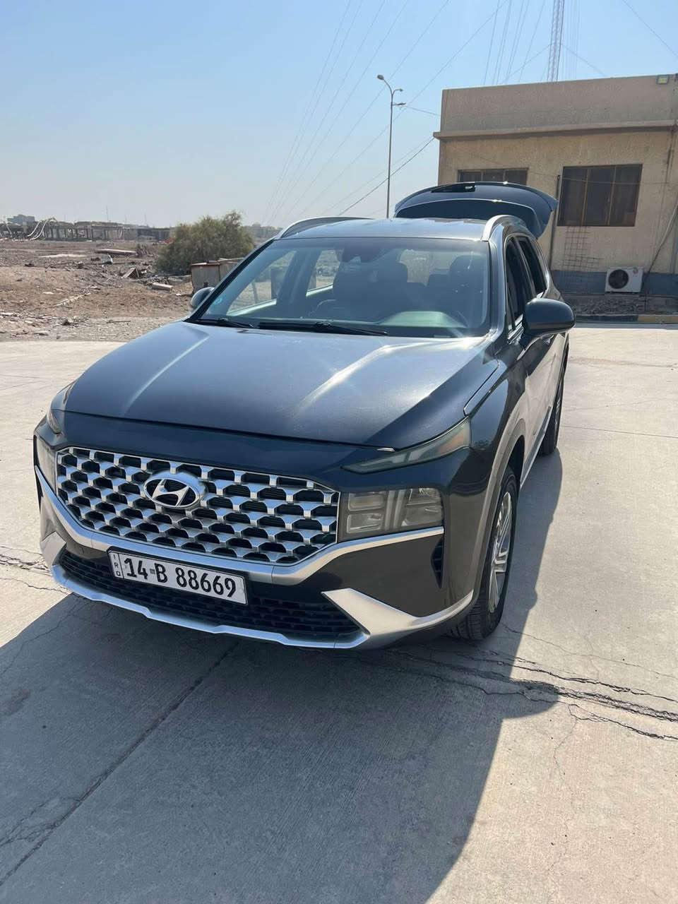 سلام عليكم سنتافيا ٢٢ماشيه ٧٠الف سياره جديده وبسمي تحويل مباشر كلشي جديد بيها ماعدا الظربه بامريكا وبيها بارد خمس اصابع بلصندوك *********** البصرة, العراق

نص مكتوب في الصور:
- BidS
- BidCars