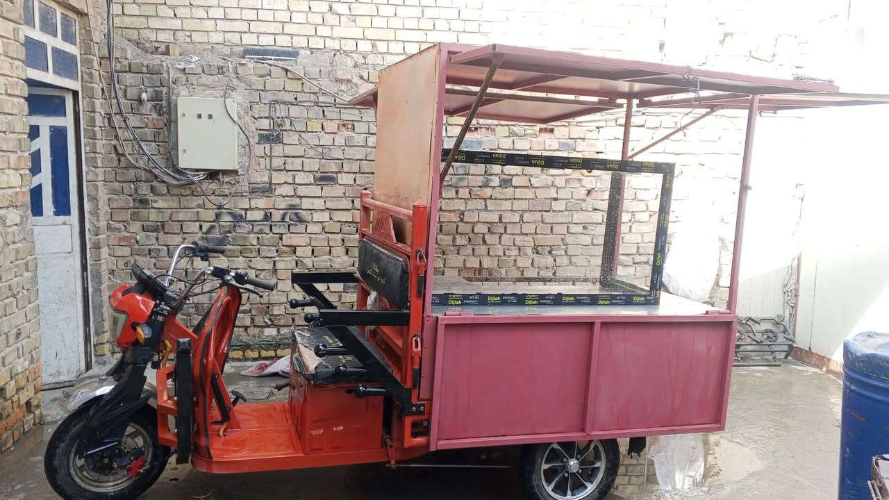 مطعم • حجم كبير • ٦ بطاريات