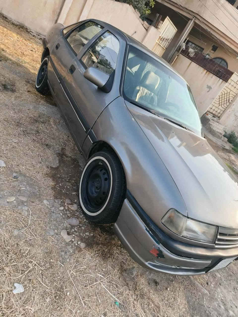 اوبل فكتره 
موديل ٩٢
مصبوغه جماليه اني صبغتها بيها شضيه بل تكمه 
مكينه كير شرط

تحويل مباشر. ثاني يوم 
سنويه جديده 
سعر ٣٢
للستفسار ***********
مكلف بل نشر اني انتصلو او واتساب
