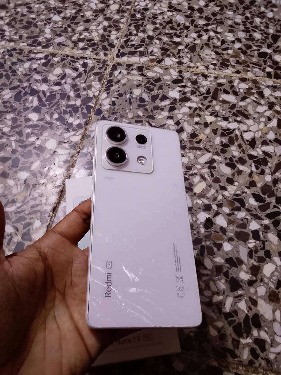 السلام عليكم جهاز للبيع Redmi note 13 5g جهاز بلادي كلشي شغال تجي تفحص وتاخذ سعره 225 مكاني بغداد مدينه الصدر

نص مكتوب في الصور:
- Xiaomi HyperOS 3.0.5.0 Redmi Note 13 5G اسم الجهاز التخزين ٢٥٣,٩ ج.ب/٢٥٦ ج.ب 3.0.5.0.VNQMIXM إصدار نظام التشغيل 15 AP3A.240905.015.A2 إصدار Android 2026-08-01 تحديث أمان نظام Android المواصفات والمعلومات التفصيلية