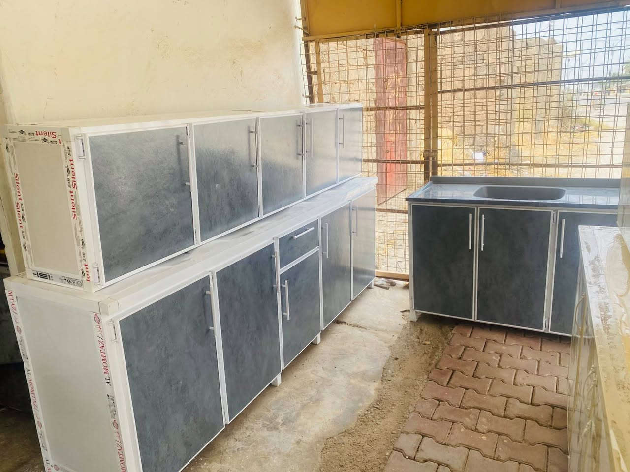 وصول وجبة جديدة مواد منزلية مستخدمة وجديدة
كاونترات مستخدمة وجديدة وحسب الطلب 
برادات ماء حار بارد شرط النظافة والتشغيل  
طباخات كريازي شرط النظافة والتشغيل 
التواصل 
*********** 
***********
