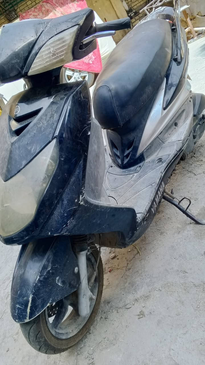 السلام عليكم 
سكنس فحل نوزل دراجة شغاله بس ما تمشي بيه صوت بلكور كهربائيات شغاله سعره 300 وبيه مجال قليل ابيع كوم حديد مكاني مدينة الصدر الشماعية 
لاستفسار ***********
