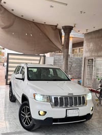 لاريدو ٢٠١١ • محرك ٣٦٠٠ • رقم بغداد