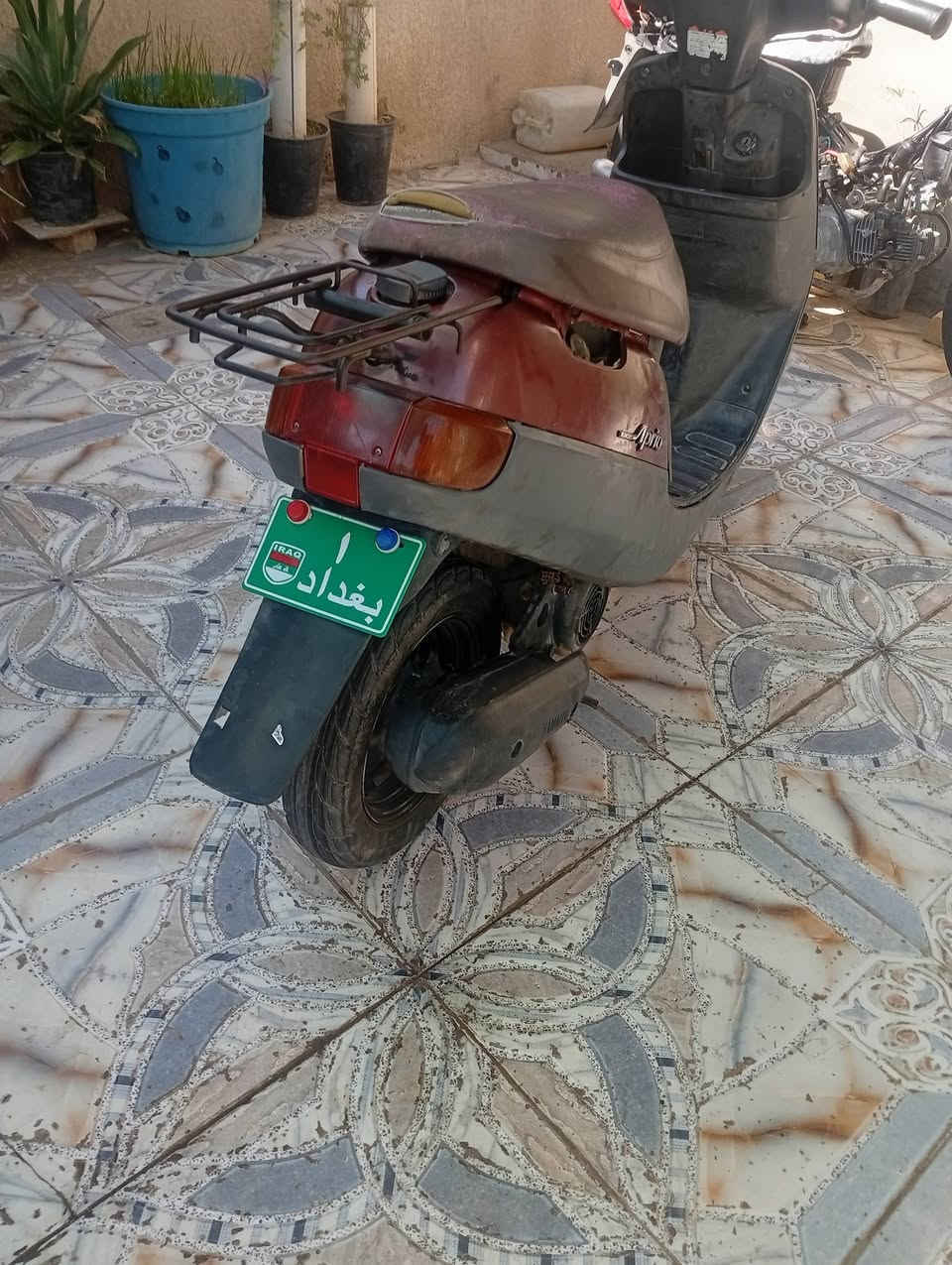 السلام عليكم لبيع بطه 
شغاله دراجه جديده 
ب٣٥٠ 
***********
مكان بلد
