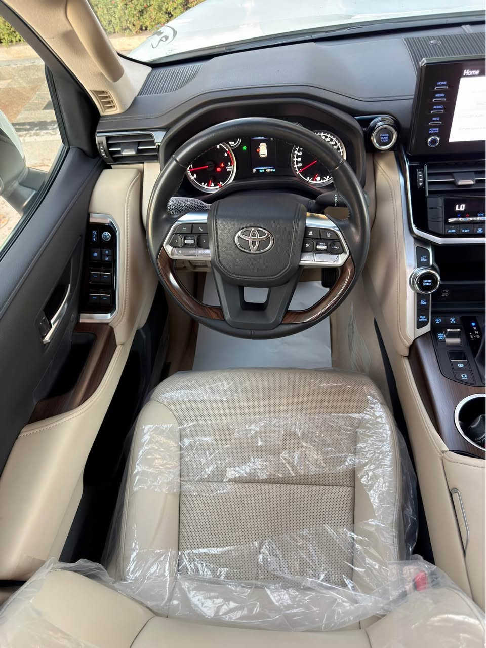 Land cruiser 2024  GXR Limetd 
سيارة زيروو 🪬
وكالة بريمي
🔻ارخص سعر بكل العراق
 9 ألف ماشي📦
‏‎سنة الصنع: 2024 /8
‏‎ضمان شركة بريمي
كل غراض بلادي موجود
ماشييه  9  الف  كم 
‏‎المواصفات :
-رادار أمامی 360 
-كاميرا
- محرك 6 سلندر
‏‎- فتحة سقف ( سلايد ) 
-٣ شاشات 
- شاشات ترفيه خلفية
‏‎- مقاعد جلد 
‏‎- مقاعد كهربائية 
- مقاعد امامية تبريد 
- ⁠تبريد وتدفئة امامي خلفي 
‏‎- بصمة الابواب 
‏‎- صندوق كهربائي
‏‎- مصابيح LED و زينون
-7 راكب 
-شحن واير ليس 
-حساس امامي خلفي 
‏‎- حجم العجلات 20 inch 
مكفول كفاله عام كلشي مابيها بل باكيت

مكفولة كفالة عامة من الدعامية إلى الدعامية
‏‎ بدون صبخ .بدون بارد  ،بدون رصعات ،بدون حتى شخط
‏‎دعاميات هم بدون صبغ ،رمل مابي ،لحية بدون صبخ ..بقية كلها بشرط

محرك كير بشرط مامفتوح
‏‎سيارة حيل نظيفة كلشي عل بلاد لوك
سیارە رەقم فحس موقت تریدک رقم سلیمانی لو أربیل بکیفک 

مكانك /داخل سليماني

- ⁠***********📞
السعر 665  $ السليمانية, العراق
