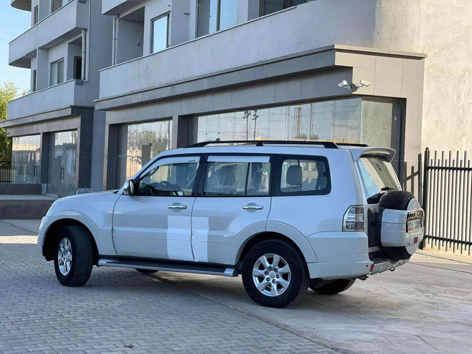 السلام عليكم
للبيع باجيرو موديل ٢٠١4

سياره حبتور فول مواصفات مكفوله كفاله عامه  من  كلشي

طخم أطارات جديد

ودواخل المواصفات كشنات جلد دبل كشن كهرباء داخل صاج سستم ايرباك زراك لايت

 كامره خلفيه

 دواره وحساس خلفي

مري شفط

 ثلاجه بل جكمجه

 7 راكب

 فور ويل 4X4 مكينه 6 سلندر 3500

 السياره فول الفول  رقم سليمانيه تحويل مباشر للاستفسار الاتصال على الرقم*********** السعر163$$ وبيه مجال.قليل سيارة كلش نظيفة مال جناي العنوان كركوك
