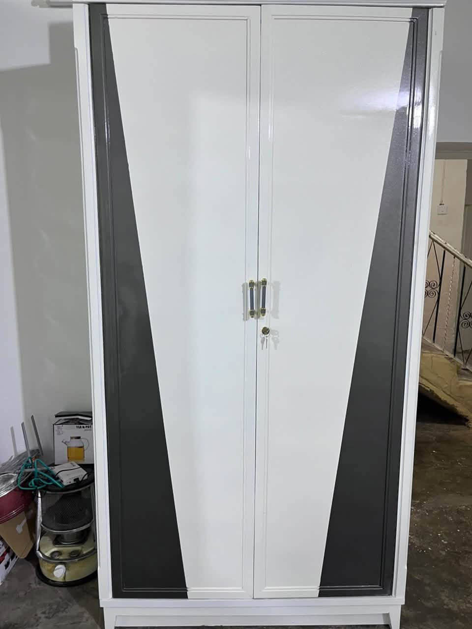 السلام عليكم
غرفة نوم حطاطه  شغل حديثة شكل تركي ٧ قطع مستخدمه قليل 
بسعر مناسب وياها مكيف مستخدم شهرين 
استفسار اكثر خاص او على الرقم ***********
