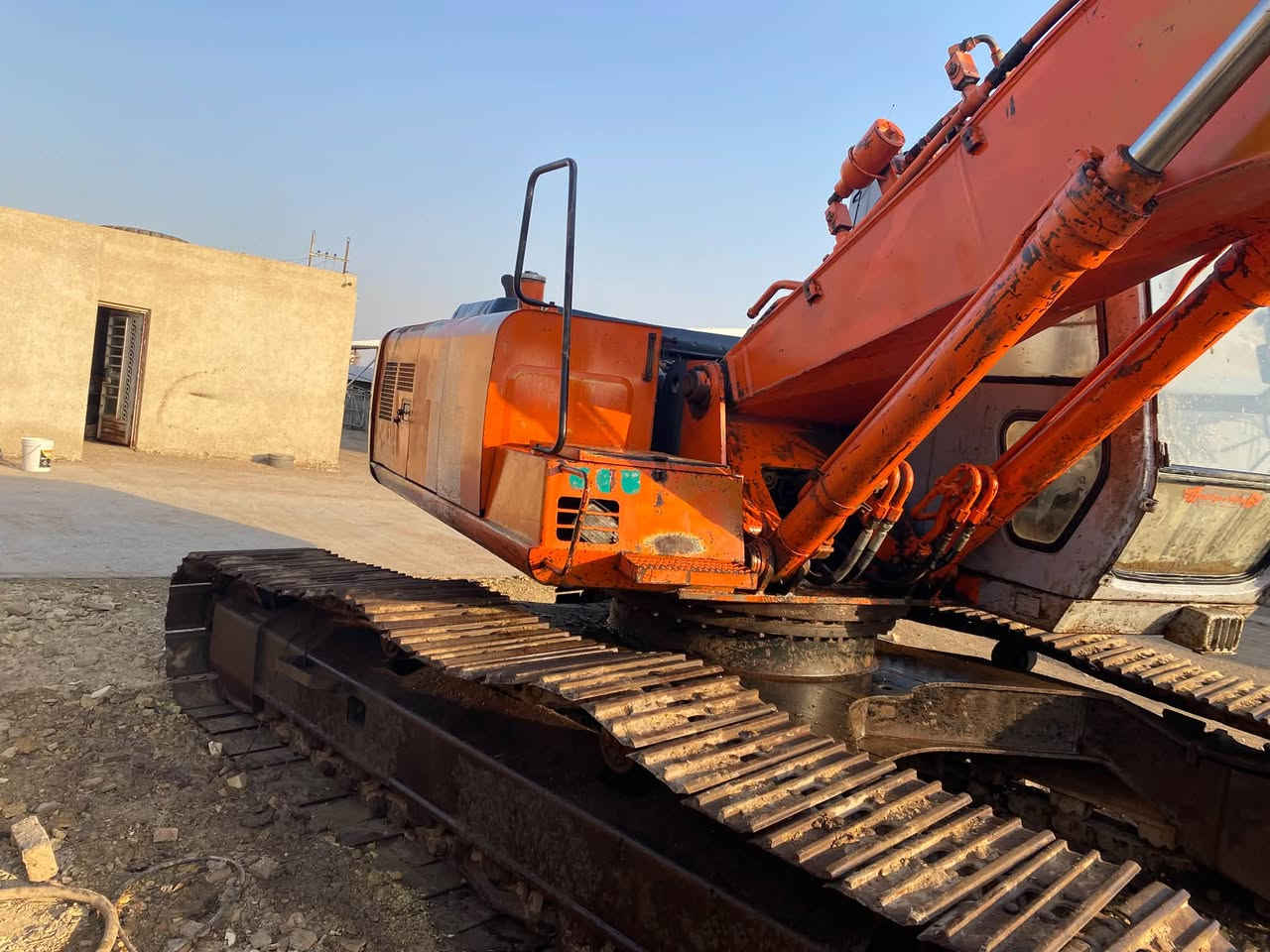للبيع حفاره حجم 200LC

 جاهزه من كلشي وتبريد شغال و  ماسسه جك همر 
عنوان واسط الكوت ***********

للبيع او مراوس بحفاره  موديل من 2008 الى 2015
