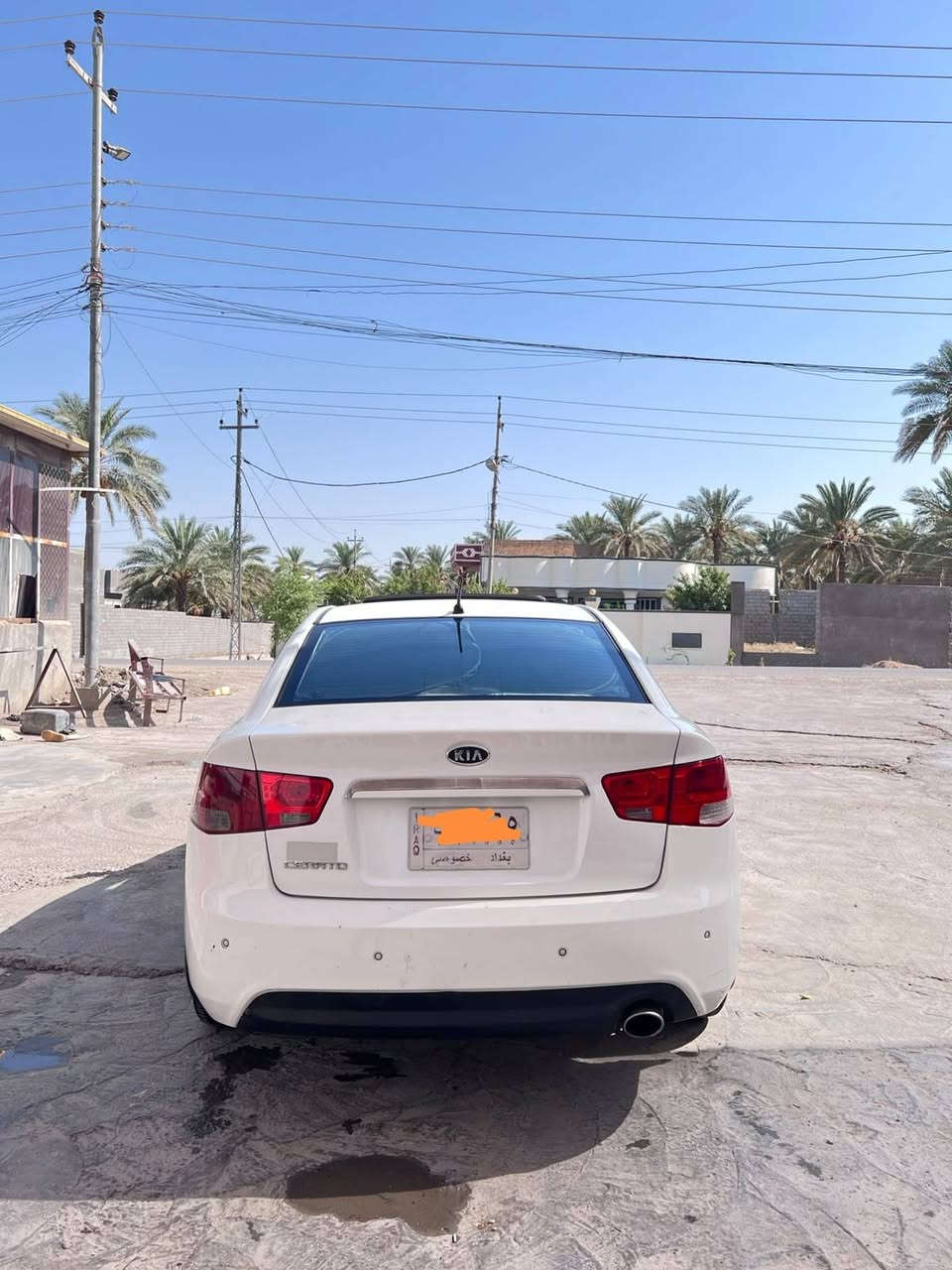 السلام عليكم سياره سيراتو للبيع موديل 2012 خليجي فول مواصفات عده البصمه  فتحه اشاير بل مري حساسات خلفيه باقي المواصفات معروفه رقم السياره بغداد  مكينه 1600 مكينه وكير كفاله تبريد ثلج السياره بيها الدواير مال الجاملغات الخلفيه فقط او بارد بل جاملغ الامامي فقط باقي السياره كفاله عامه السياره حلوه او جديده بالعافيه عل الي ياخذه مكاني بابل محاويل ناحية الامام السعر 95 وبيها مجال رقم ***********
