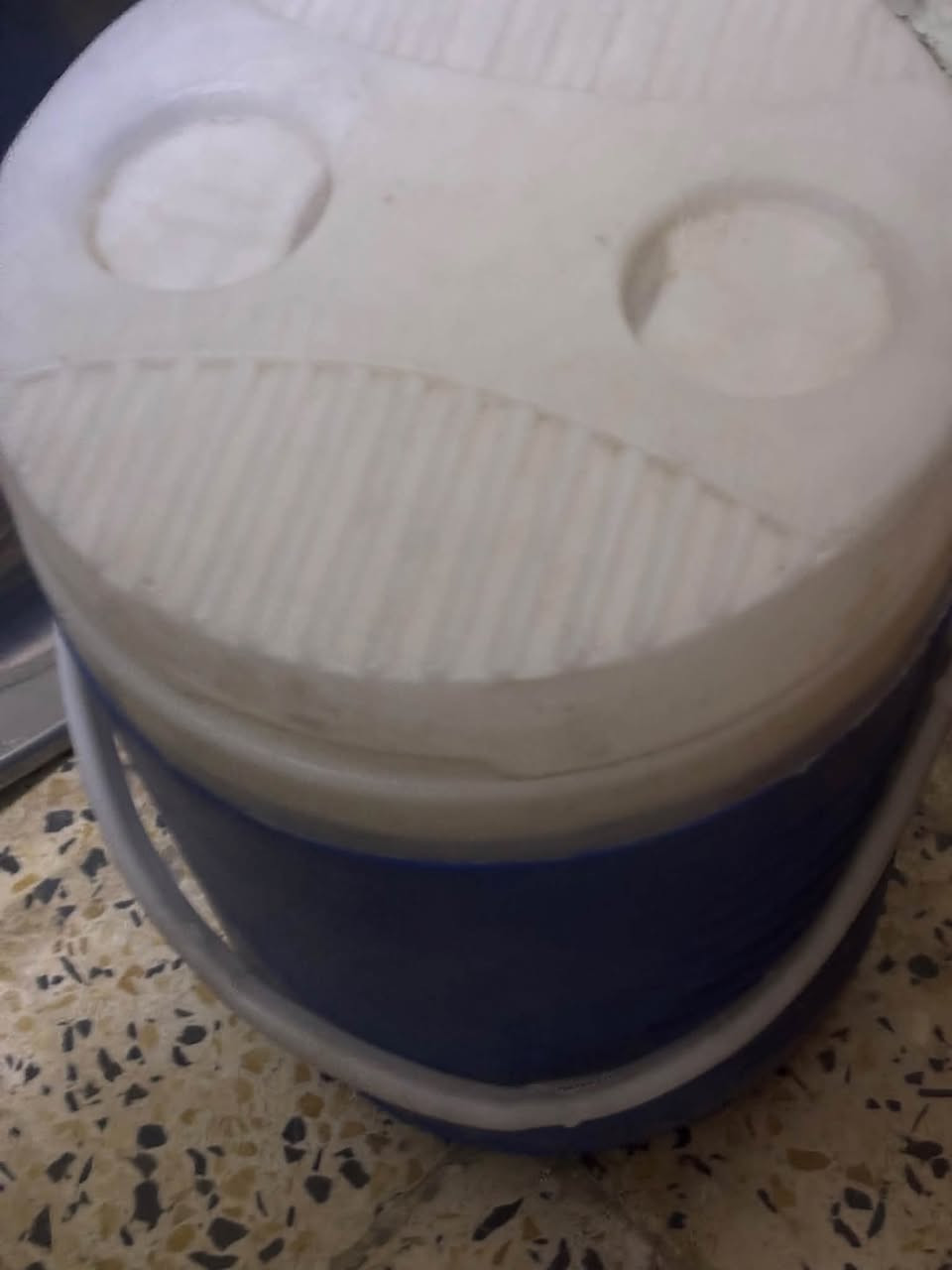 خوذا DFG اصلي طاكه جامه فقط سماعه بيه مايك سمعه حلو + ترمز ياخذ ١٠ لتر سعر ٣٥ قفل عنوان بغداد الرقم ***********
