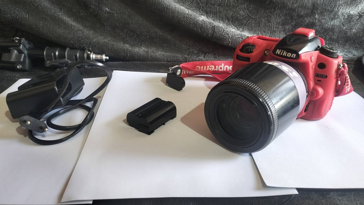 كامرة نيكون D7000 للبيع
مع جميع الملحقات بسعر مناسب جداً الشراي يتواصل مع الرقم  *********** .
 ***********
