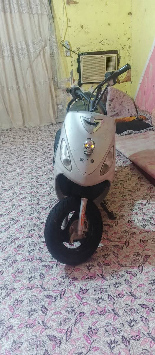 سلام عليكم دراجه ماكس قجمه للبيع دراجه حلوه ونضيفه معدل فول كزوز رياضي دراجه مفتوحه كهربائيات كله شغاله نكره سلف تاير جدام جديد مكاني القرنه بهورسعد رقم ***********
