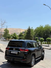 لاندكروزر GXR • ٢٠٢٥ • ١٨٠٠٠ كم