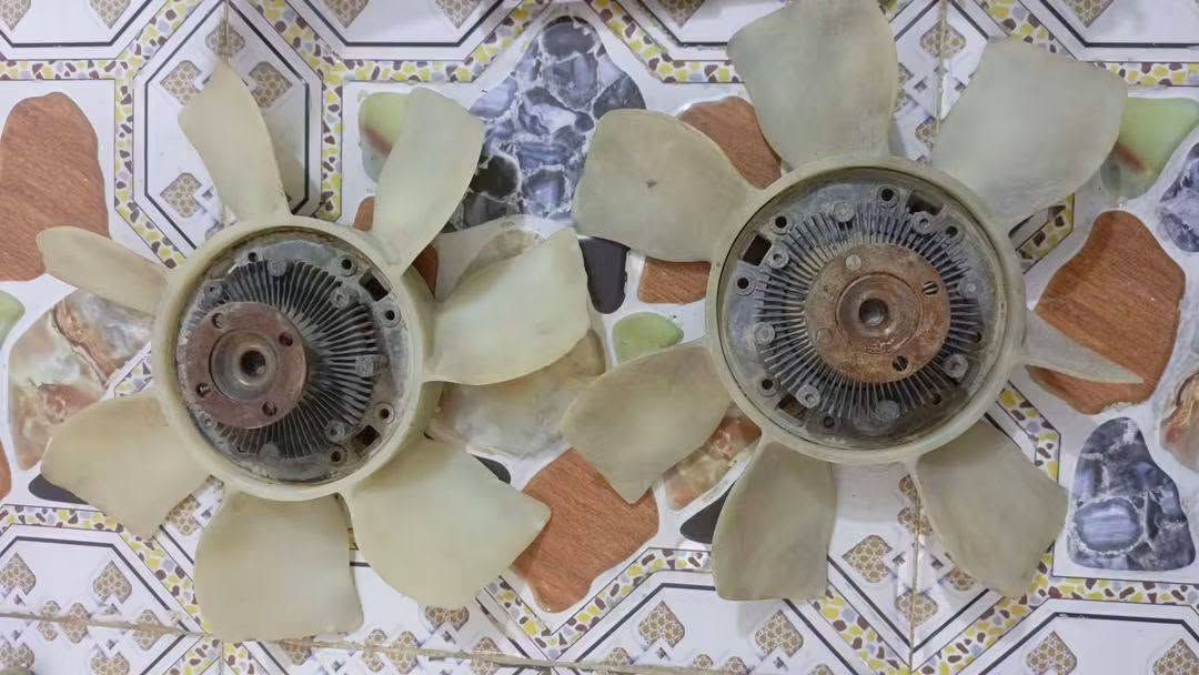 السلام عليكم .اسعار ابلاش جوه السوگ قيم  وأخذ 
كلشي موجود ايخص المحور 

واذا انت ع باب الله تاخذهن كلهن الك بنص السعر 

خابر وبيك خير وتدلل سبب البيع لايوجد مكان عندي في البيت مستعجل ع البيع

المكان ناصريه قضاء النصر 

***********

نص مكتوب في الصور:
- كشنات راس الثور
- جدد شرط النظافه نقص
- كشن السايق
- مراوح مكينه اثنين ونص + ونجي شرط جدد
