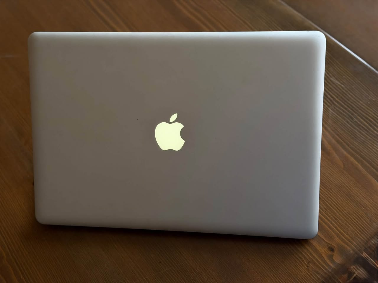 بـ 185 الف فقط 
لابتوب ماك بوك برو 14 انش
Intel core i5 gen6 
SSD 256 GB
GPU 4 GB
RAM 8 GB
SCREEN 14 inch
وباقي التفاصيل بأخر صورة مع فديو الشرح
