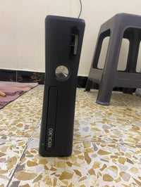 بي اكس بوكس 360 للبيع جهاز نضيف ويا جنطه اقراص اكثر من 150 والعاب داخل...