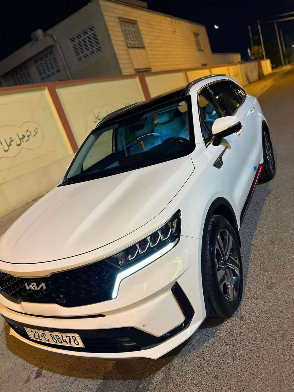 🚘 كيا سورنتو 2023 خليجي – 6 سلندر
🔹 الموديل: 2023
🔹 المحرك: 3.5 لتر V6
🔹 عدد السلندرات: 6
🔹 عدد المقاعد: 7 ركاب
🔹 القير: أوتوماتيك
🔹 الممشى: 67,000 كم
🔹 المواصفات: فل أوبشن
🔹 السعر: 270 مليون قابل للتفاوض
🔹 أو مراوس بسورنتو موديل 2025

المواصفات والتجهيزات:

• بانوراما
• كراسي جلد
• كراسي كهربائية
• ذاكرة الكرسي
• بصمة دخول وتشغيل
• تشغيل عن بُعد
• جنطة كهربائية
• شاشة كبيرة
• كير ماوس
• شاحن لاسلكي
‏• Apple CarPlay
• بلوتوث
• تحكم بالمقود
• مثبت سرعة
• حساسات أمامية وخلفية
• كاميرا خلفية
• رادار
• نظام مراقبة النقطة العمياء
• نظام تحذير مغادرة المسار
• أنظمة أمان وثبات إلكترونية
• مانع انزلاق
‏• ABS
• فرامل إلكترونية
• فرامل يد إلكترونية
• إضاءة LED
• مصابيح ضباب
• حساسات مطر
• مرايا كهربائية
• تكييف أمامي وخلفي
• تكييف للصف الثالث
• صف ثالث 7 ركاب
• ستائر خلفية
• جنوط ألمنيوم
‏• Drive Mode
‏• Ambient Lighting
• حساسات ضغط الإطارات
‏• 6 Airbags
• وغيرها من المواصفات

ملاحظة: السيارة فل أوبشن تقريباً، والناقص عن أعلى فئة هو الفور ويل + نظام الكاميرات 360/4 كاميرات.

💰 السعر 270 مليون
🔄 أو مراوس بسورنتو 2025
مكان السياره الرمادي
للتواصل ***********

