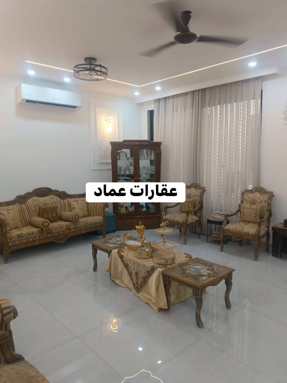 فله للبيع مساحه 400م قاطين 4 غرف. بناء حديث. مع مطبخ هديه و طاقه شمسيه. 20 امبير. مجمع دره سامراء. شارع 20 عقد حر تحويل. مباشر. للاستفسار

***********

نص مكتوب في الصور:
- عقارت عماد
- عقارات عماد