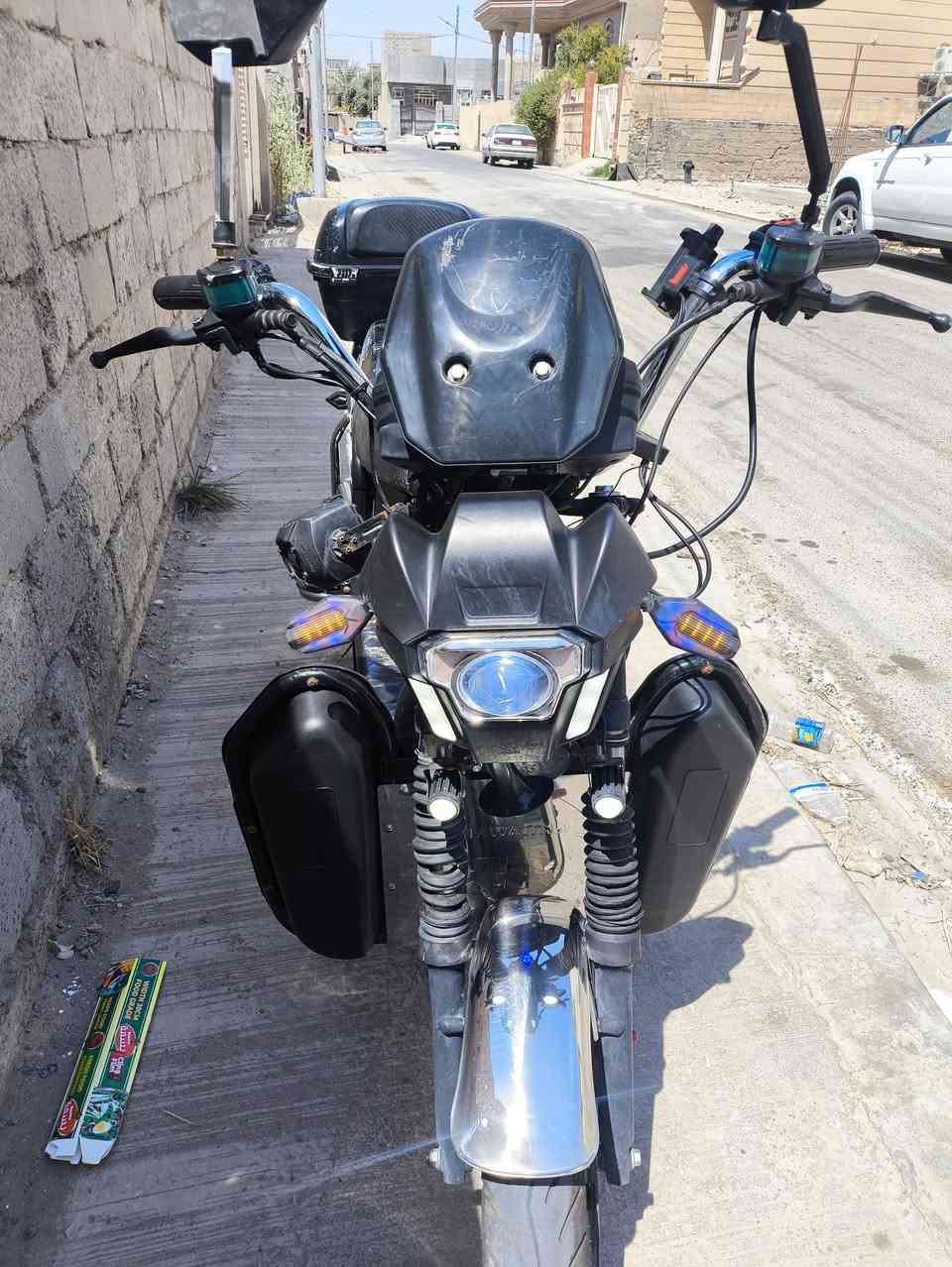 للبيع جبلي
ام بصمه كهربائيات كلها شغاله اي نقص مابيه 

بطاريات عشره ونص يقرن فول  سته باتري 

نضام سويج +بصمه تشغيل عن بعد
مانع سرقه تحكم عن بعد 
دبل بصمه وسويجين 
ماطور نظيف كهربائيات كلها شغاله اي نقص مابيه 
دبل اشاره/نضام ار رجوع للخلف 
4سرع+مثبت سرعه
دبل اشاره /يمين يسار 
سعر 550, بيه مجال لشراي 
***********
+9647827587898
