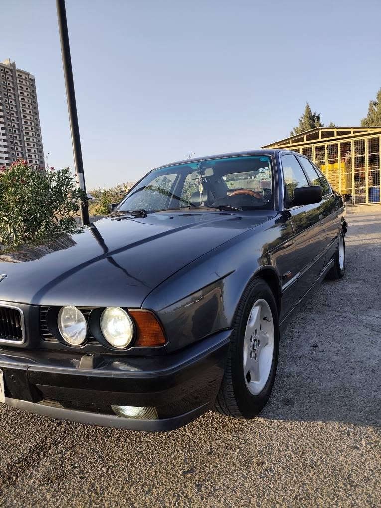 Bmw 525 1994 
ئۆتۆماتک ئاڕمی پلاستیکی سلێمانی بەشەتر تەبرید مەزبوت کامل بۆیاخ بۆ جوانی بێ دەعم دووگمەی S+M بێ تەقە و ڕەقە  لایت لید 
نرخ 58 مەعامەلە لە سلێمانی 
*********** السليمانية, العراق
