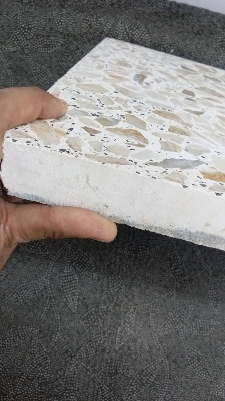 للبيع كاشي جديد 40×40
📏 المقاس: 40×40
📦 الكمية المتوفرة: 100 متر
💰 السعر: 8,000 دينار للمتر (يوجد مجال للتفاوض بالمعقول)
📍 الموقع: تكريت
✅ الكاشي جديد وفائض عن الحاجة.
🏠 الصور توضح شكل الكاشي قبل وبعد التركيب.
للاستفسار والاتصال: 📞 ***********
📞 ***********
