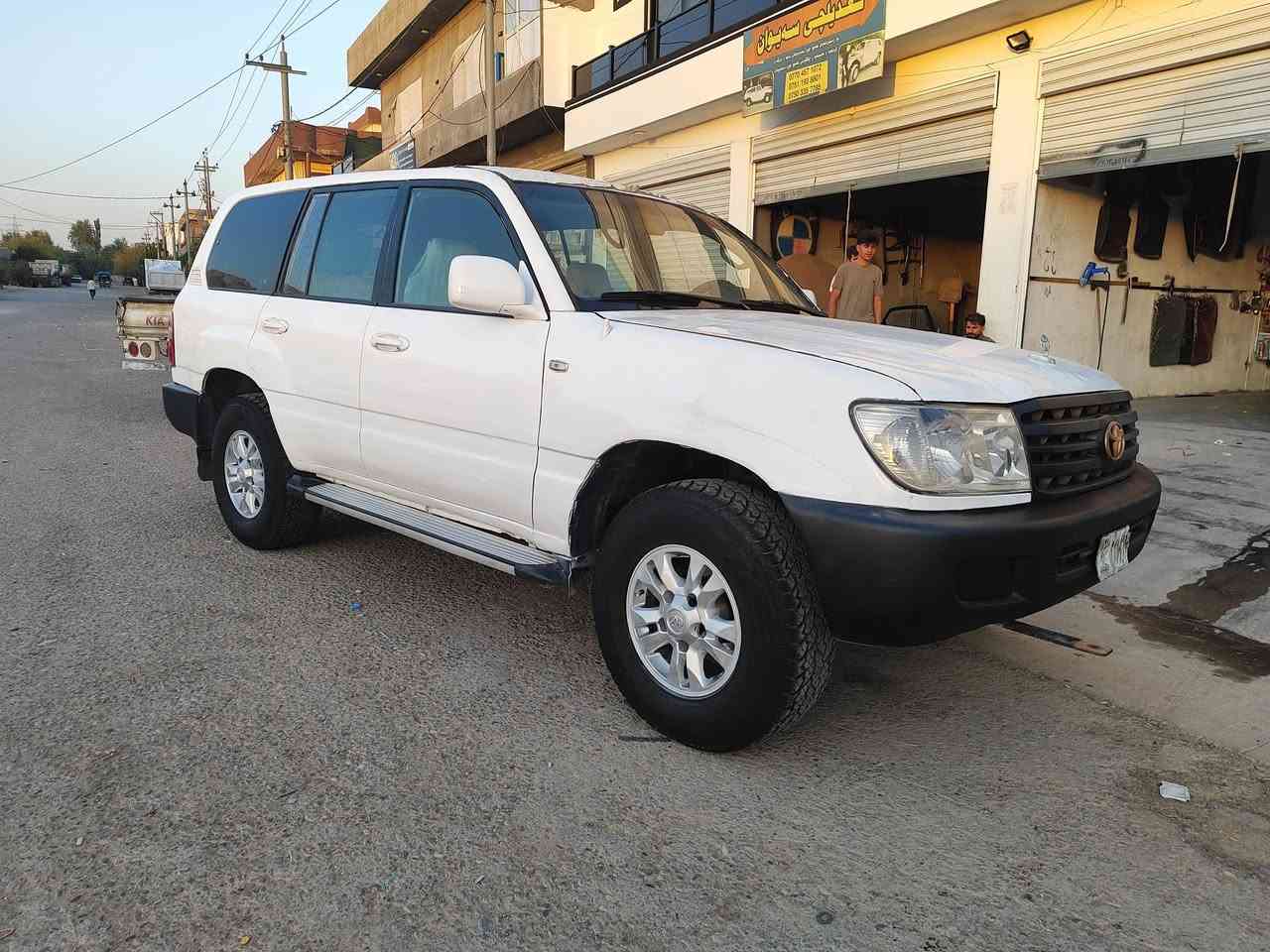 مۆنیکا بۆفرۆشتن 2000 پێش ئەکسل   عام بۆیاخ شانیکی پێوەیتی پێشو دوای پێوەی نیە فول عادیە ئاڕم سورانە ئەوەلیاتی مەزبوتە چوارتایەو ویلی لۆکی لەسەرە تازە تایەکانی کراوەتە سەر مەکینەو گێڕی بەشەرت تابڵێی مەزبوتە سعری 48گڵاو معامەلەیە کەم لەتەکیە دانیشم ***********اسیاـ***********
