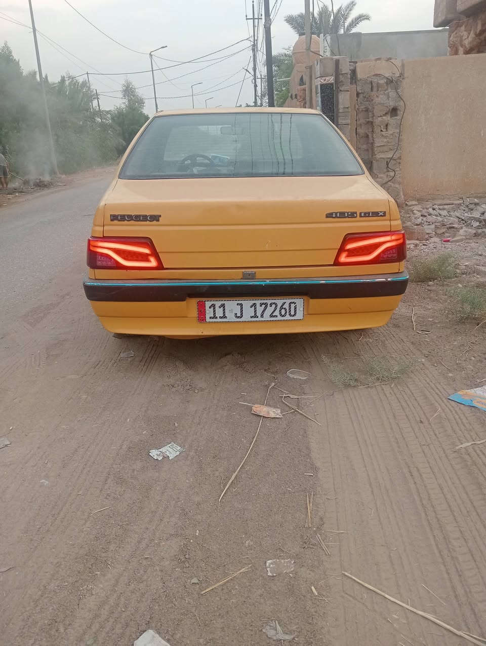 بيجو GLX 2010 
نضيفه 
مكينه وكير فرنسي لوك هاون 
منضومه تبريد جديده ثلج ثلج
مغلفه عازل  حراره وصوت درجه اولى 
لاستيكه وسفايف وترايش كلهن جدد 
بطاين جديده جايب ماشادهن بعدني 
صارفىه هواي 
30 مجال بسيط بيه 
*********** 
بغداد
