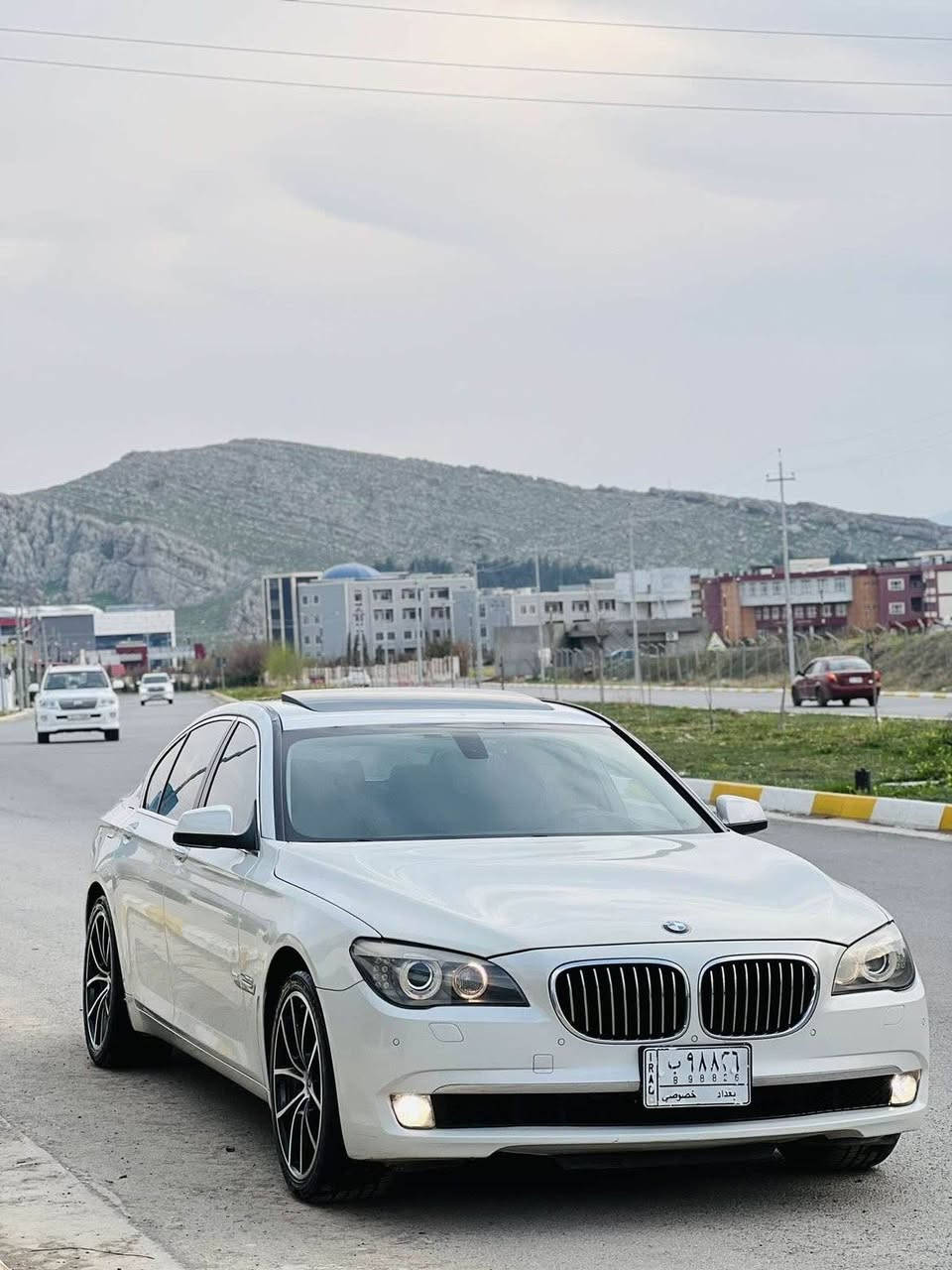 Bmw F10 
مؤديل٢٠١٠
مه كينه ٨توين تؤربويه نوزل دريژ گيرو مه كينه به شه رت
بوياخي نيه سه يا ره كه سا خه ره قه م به خدايه
٥شه فته
٣گيره سپورت
٥په رده بيلاد 
ده بل جام 
سلايت كاميره
رادار حساس پشتو پيش
لايت زينون له گه ل سوكان
بريك به سمه 
موا سه فاتي ته واو نابي
*********** رانية, السليمانية

