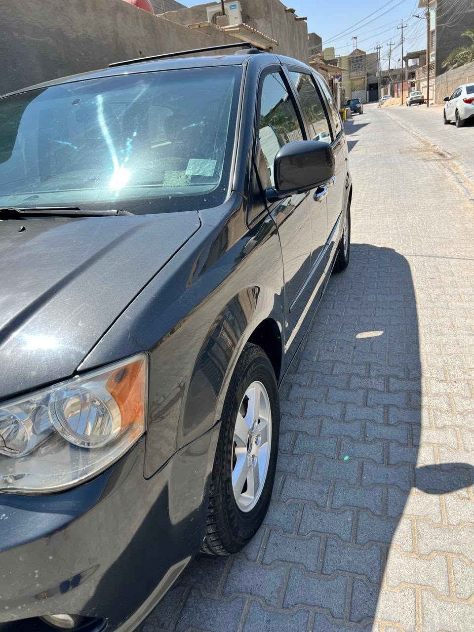 دودج كرفان • ٢٠١٢ • بيبان كهرباء