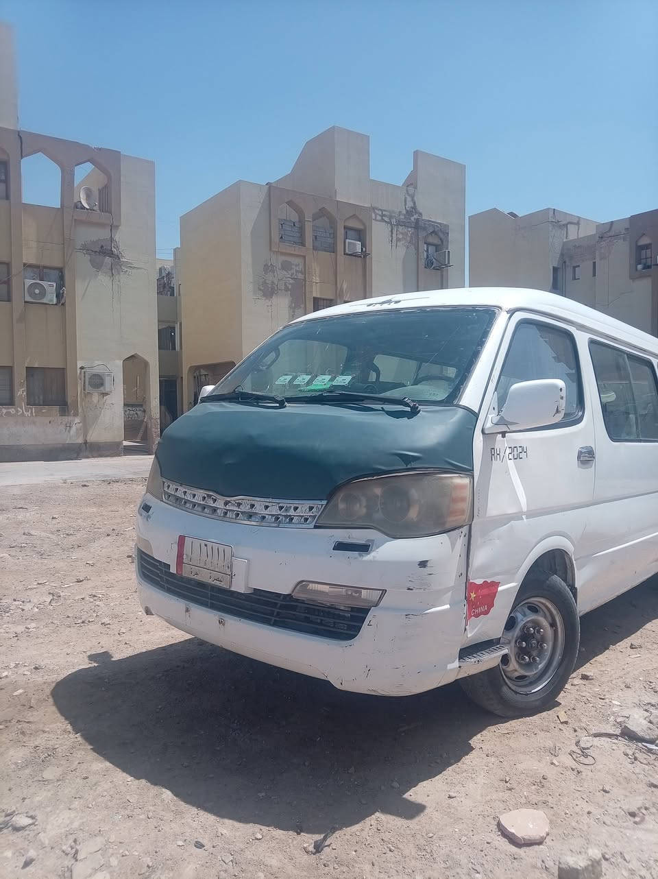 سلام عليكم جنبي للبيع سياره جاهزه مابيها نقص برغي سنويه استنساخ عضم عاج حداديه جديده مكان السياره ميسان ***********
