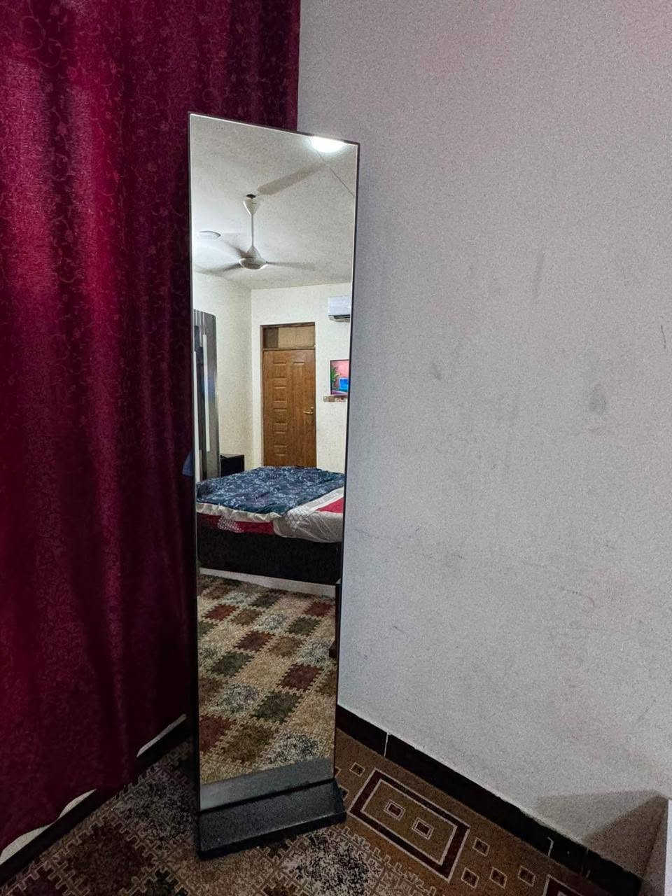 سلام عليكم عدي غرفه تركية للبيع جبيره ست قطع اريدهه 600وبيهه مجال اليريد يرسني على هذا رقم ***********
