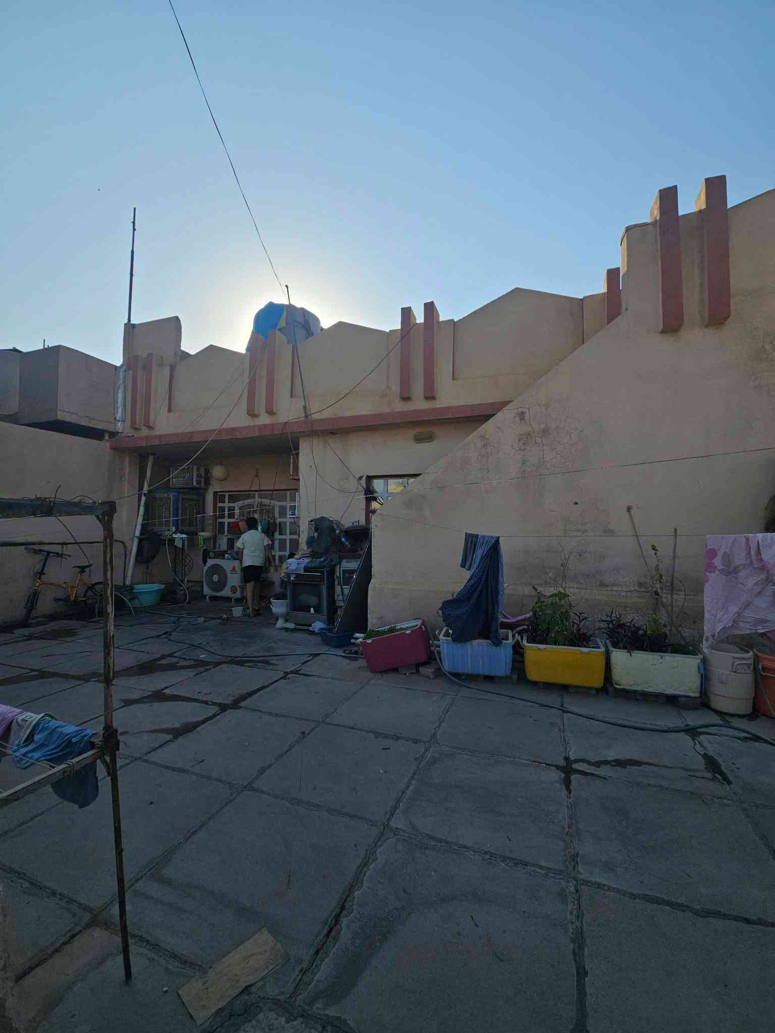 للبيع بيت طابو صرف طابقين مساحته 300م واجهة 12م والنزال 25م بحي النصر الثانية
مع محلين على الشارع العام ( موقع تجاري ) والبيت طابو صرف 300م واجهة 12م نزال 25م معروض للبيع للتواصل والاستفاسر عن السعر او اي تفاصيل ثانيه يرجى التفاضل واتس على الرقم التالي: ***********
