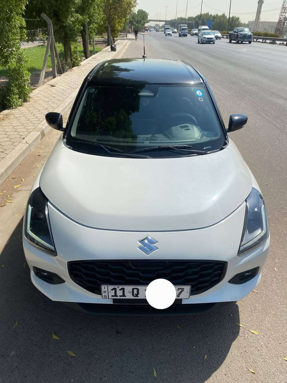 السلام عليكم
سيارة سوزوكي سويفت موديل 2025 للبيع محرك1200 هايبرد ، توقف تلقائي ، تحكم ستيرن ، شاشه كاربلي ، تحديد مسار ، مري ع كهرباء، قيادة ذايته ، كفاله عامه رقمها بغداد والسياره باسمي لكن السيارة متبقي عليها مبلغ يتم تسديده والتعهد والتسديد علي انا شخصيا بالكامل، المشتري ماله اي علاقه بالمبلغ المتبقي السيارة تتحول بس وكاله. 
السعر: 115 
الاستستفار والتواصل: ***********
