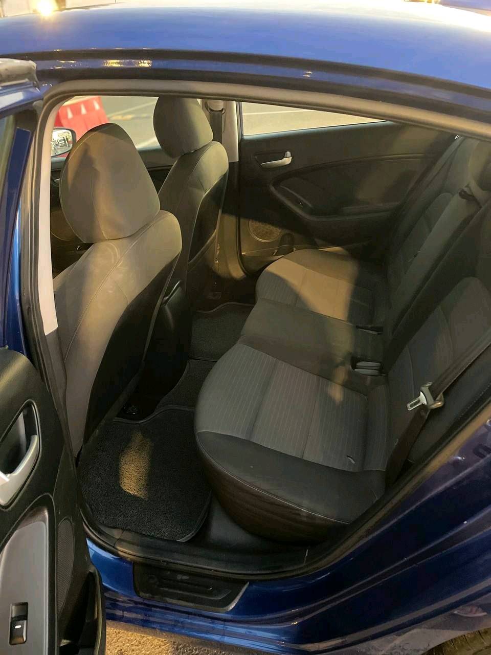 ​كيا فورتي (Kia Forte) موديل 2018 - للبيع
​للبيع سيارة كيا فورتي موديل 2018  لون جويتي مميز، السيارة بحالة ممتازة وجاهزة للاستخدام بدون أي مصاريف إضافية.
ماشيه 70 الف ميل
​مواصفات ومميزات السيارة:
ثلاث انظمه قياده ايكو،نورمل،سبورت.مثبت سرعه 
​الموديل والمحرك: موديل 2018، محرك 2.0L دوش نشط واقتصادي جداً بالبنزين. كير at المرغوب
​المواصفات: مواصفات كندية، شاشة لمس  مع تحكم كامل جهتين بالستيرن، تدفئه كشنات، كشافات أماميّة، وحاجب لد 
​الداخلية: دواخل السيارة نظيفة جداً بحالة الشركة، تدفئة وتبريد ثلج🥶
​الرقم: رقم بغداد مميز حلو بأسمي التحويل ثاني يوم 
​مكان المعاينة: بغداد الكرخ (الري)
​للتواصل والاستفسار: الاتصال على الرقم (***********) واتساب