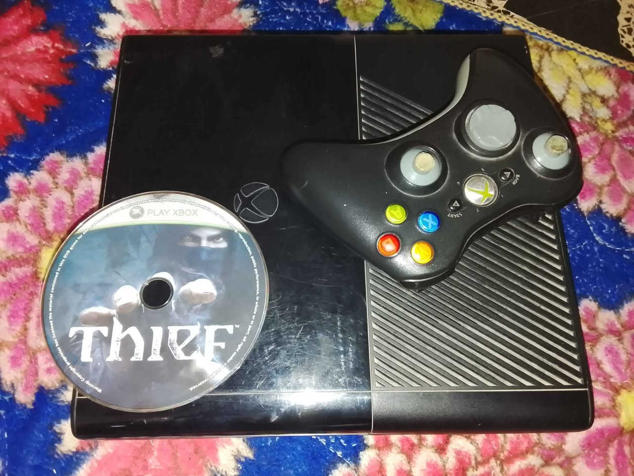 اكس بوكس 360 سوبر سلم جوستك واحد ومحولة الجهاز  ذاكرة 500 ايشغل فقط اقراص وياة اقراص 2 السعر 90 الف مكاني بغداد بياع حي الرسالة رقمي واتساب *********** بغداد, العراق
