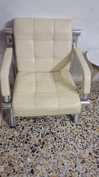 عندي تخم ٦ مقاعد ب١٥٠ بي مجال  وعندي كاونتر ب٣٠٠ بي مجال وعندي غساله  ...