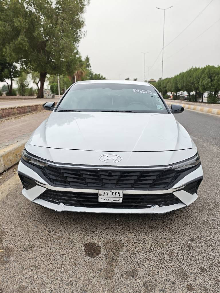 سلام عليكم 
النترا 2025 وارد أمريكي تبديل جاملغ صبغ بنيد وجاملغ 
بلا ايرباك بلا دواخل بلا شواصي كفاله 
السياره ماشية 3 الف زيرو 
رقم ميسان شهداء مرقم كامل وكاله عامة  
مواصفات السيارة 
بصمة تشغيل 
بصمة أبواب 
شاشة متصله + كامرة 
تحكم أستيرن جهتين 
رادار امامي وخلفي وجانبي 
ترحيب عند الاقتراب 
دخول ذكي 
مانع انزلاق 
مكينة 2000 دوش 
وبعد المواصفات المعروفه 
السياره جاهزه بدون نقص تخم تاير جديد صدر امامي خلفي جديد 
للبيع السعر 145
رقمي ***********
العنوان العمارة حي القاهرة الأولى عمارة, ميسان
