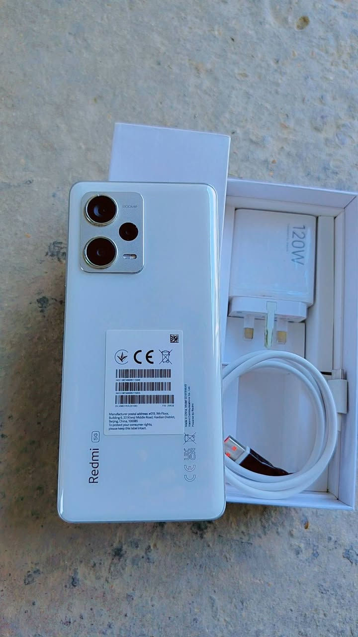 موبايل 📱 Redmi Noote 12 Pro بعد جديد مستخدم قليل بطاريه 5000ملي شاحنه 120واط السعر 250 العنوان فلوجه ***********
