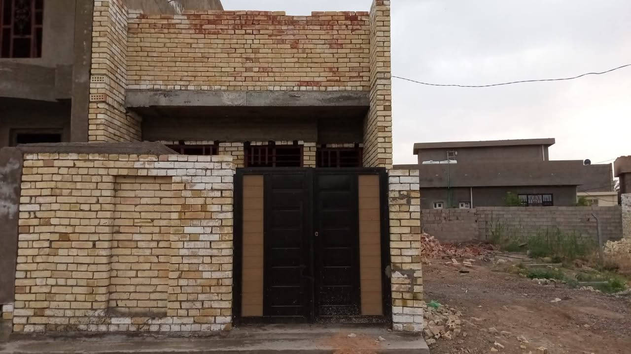 سلام عليكم عندي بيت البيع بل الكرغولية قرب جسر حديدخضر بين سدين سند ٢٥ كامل مساحه ١١٠ سعر 76 وبي مجال يراسني خاص او وتساب *********** او وتساب

